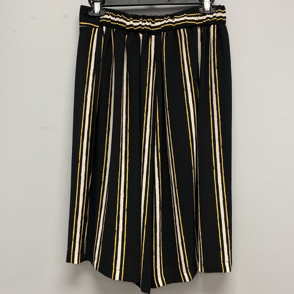 Bobeau Striped Skort - Picture 3 of 7